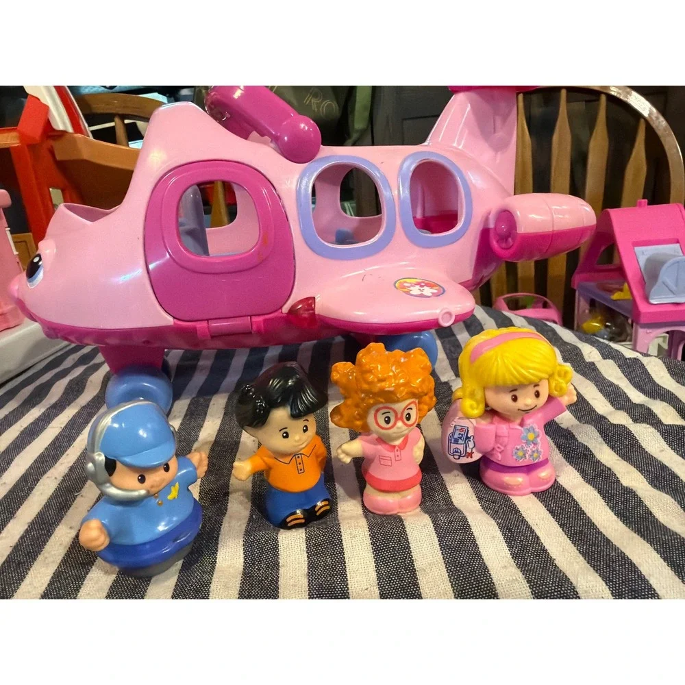 Fisher Price Little People Lil Movers Pink Airplane Jet with 4 Figures Set